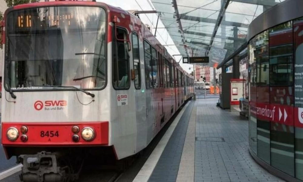 Ρατσιστική επίθεση στη Γερμανία: Κλώτσησε έφηβο στο κεφάλι